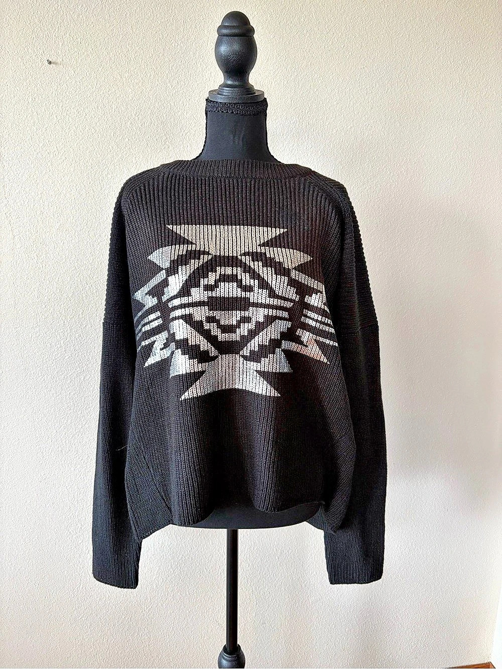 NWT Womens Two Fly Co. Graphic Crewneck Sweater size S/M
